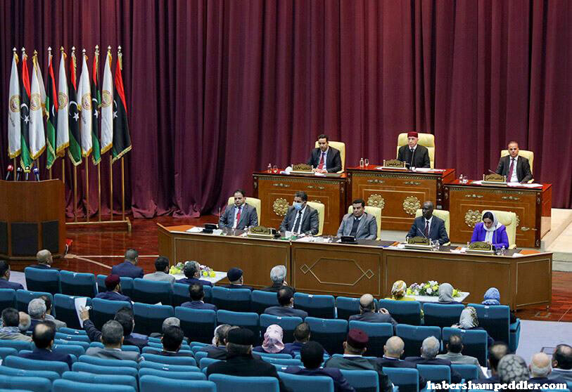 Libya parliament รัฐสภาทางตะวันออกของลิเบียได้อนุมัติรัฐบาลชุดใหม่ แม้ว่าฝ่ายบริหารที่รับหน้าที่ให้คำมั่นที่จะไม่ยอมสละอำนาจ 