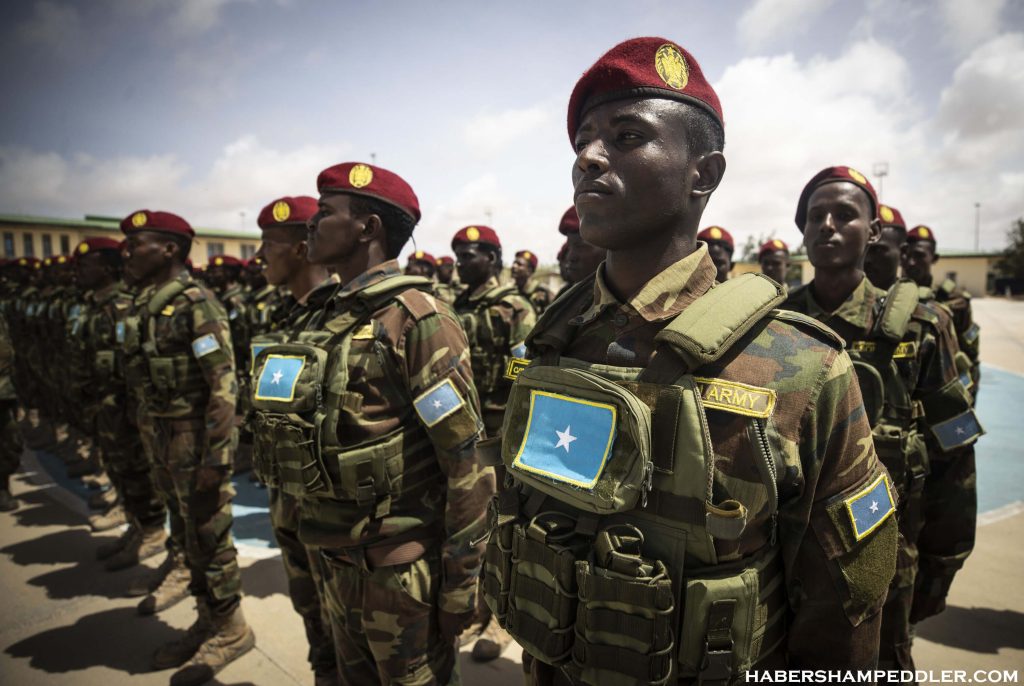 Somalia forces กองกำลังของรัฐบาลและกลุ่มติดอาวุธพันธมิตรในโซมาเลียยึดคืนเมืองยุทธศาสตร์ที่กลุ่มติดอาวุธอัล-ชาบับควบคุมมาเป็นเวลาหกปีได้กองกำ